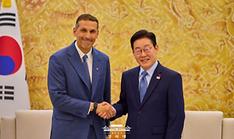 President Lee discusses '100-year partnership' with UAE envoy