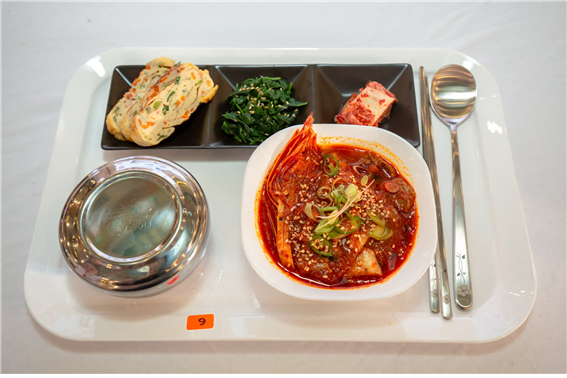 <한식요리 콘테스트 3위 수상작 'Beef Asam Pedas with Kimchi' - 출처 : 주말레이시아 한국대사관 페이스북>