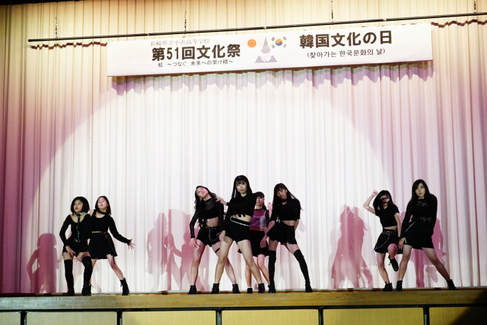 K-POP커버댄스무대, 학생들의 반응이 무척 뜨겁고 좋았던 무대였다.