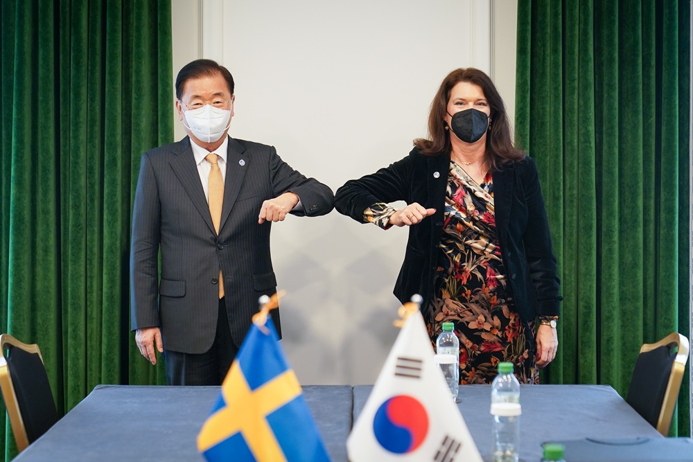 인도태평양 협력 장관급 회의 참석 계기 '안 린데(Ann Linde)' 스웨덴 외교장관과 회담
