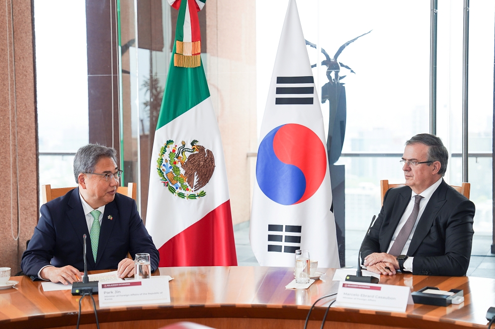한-멕 양자 관계의 핵심 부처인 외교부, 경제부 및 에너지부 3개 부처 장관들과 연쇄 회담