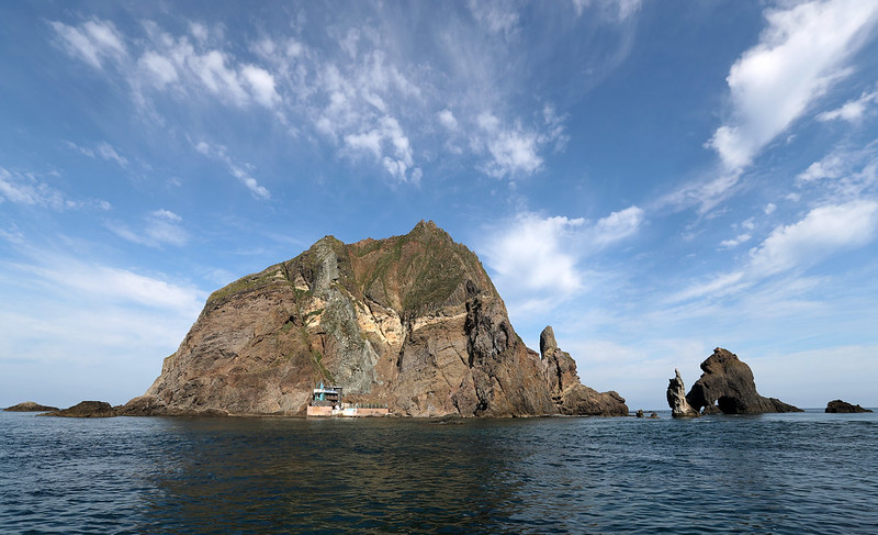 The Ministry of Foreign Affairs on March 22 expressed "deep regret" over the Japanese government's approval of middle school textbooks claiming Japan's sovereignty over Dokdo Island. (Korea.net DB)