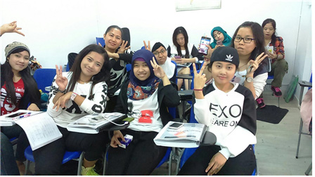 <한국어 학원에서 만난 인도네시아 학생들 – 출처 : 통신원 촬영>