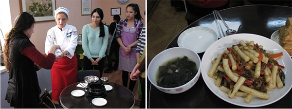식사예절 시범과 궁중 떡볶이, 한식 요리교실에 참가한 3학년 학생들